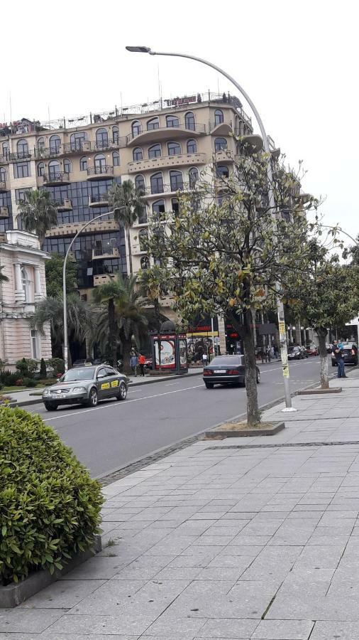 Apartament In The Centre Батумі Екстер'єр фото