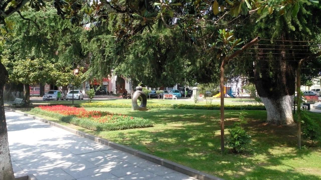 Apartament In The Centre Батумі Екстер'єр фото