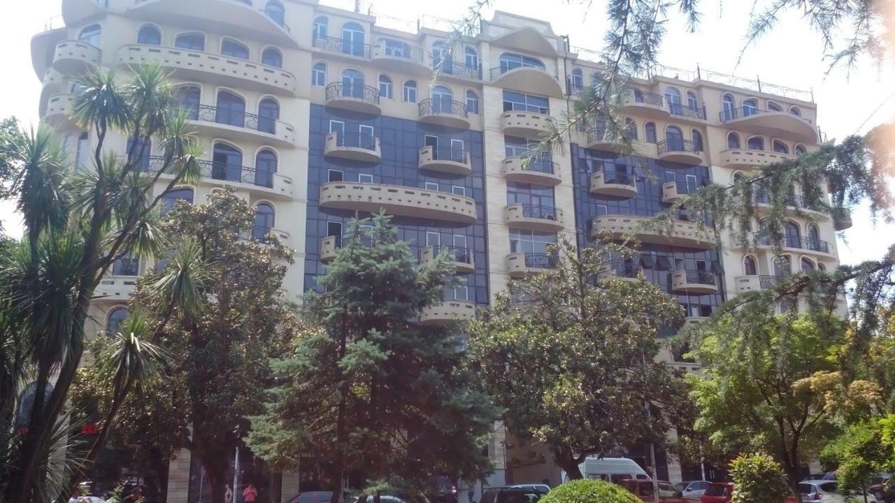 Apartament In The Centre Батумі Екстер'єр фото